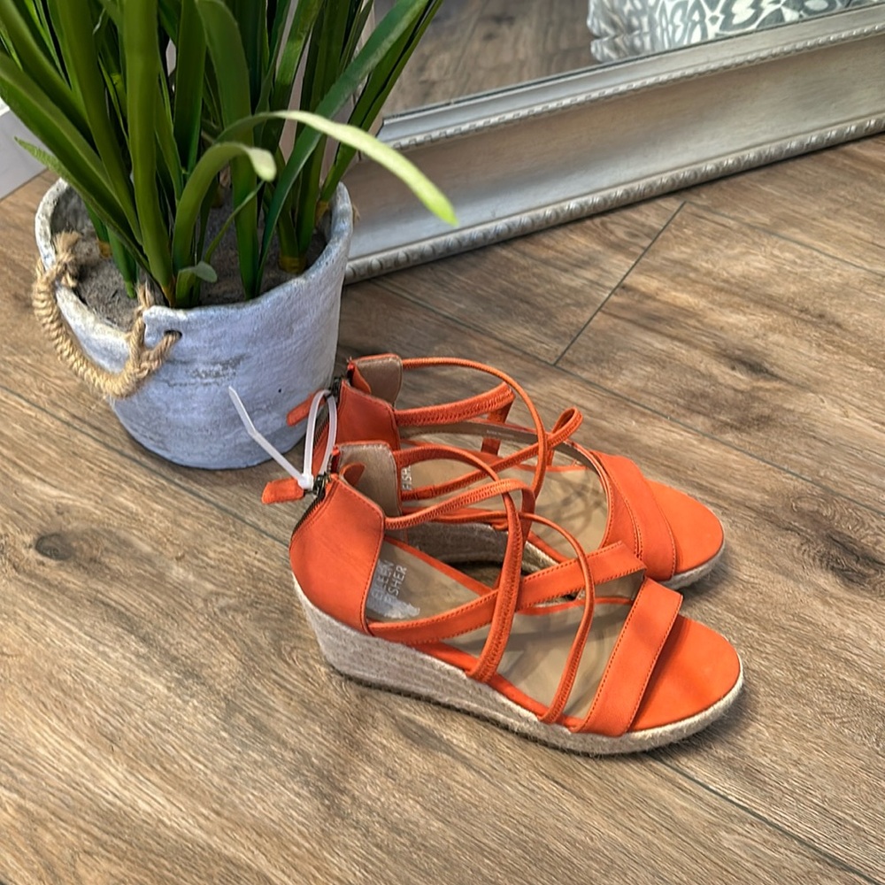 New Eileen Fischer espadrille Size 9 strappy zip back wedge.